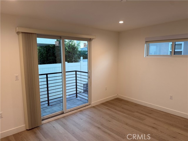 Detail Gallery Image 20 of 22 For 5972 Jamieson Ave, Encino,  CA 91316 - 3 Beds | 3 Baths