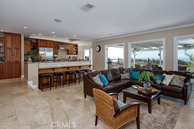 Detail Gallery Image 9 of 20 For 491 Calle Amigo, San Clemente,  CA 92673 - 4 Beds | 3 Baths