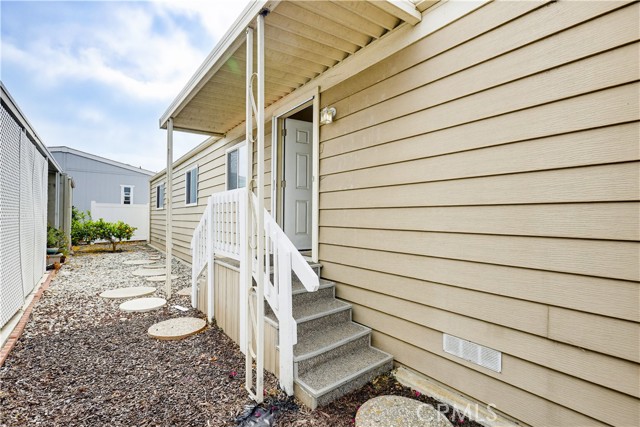 Detail Gallery Image 2 of 31 For 16222 Monterey Ln #79,  Huntington Beach,  CA 92649 - 2 Beds | 2 Baths