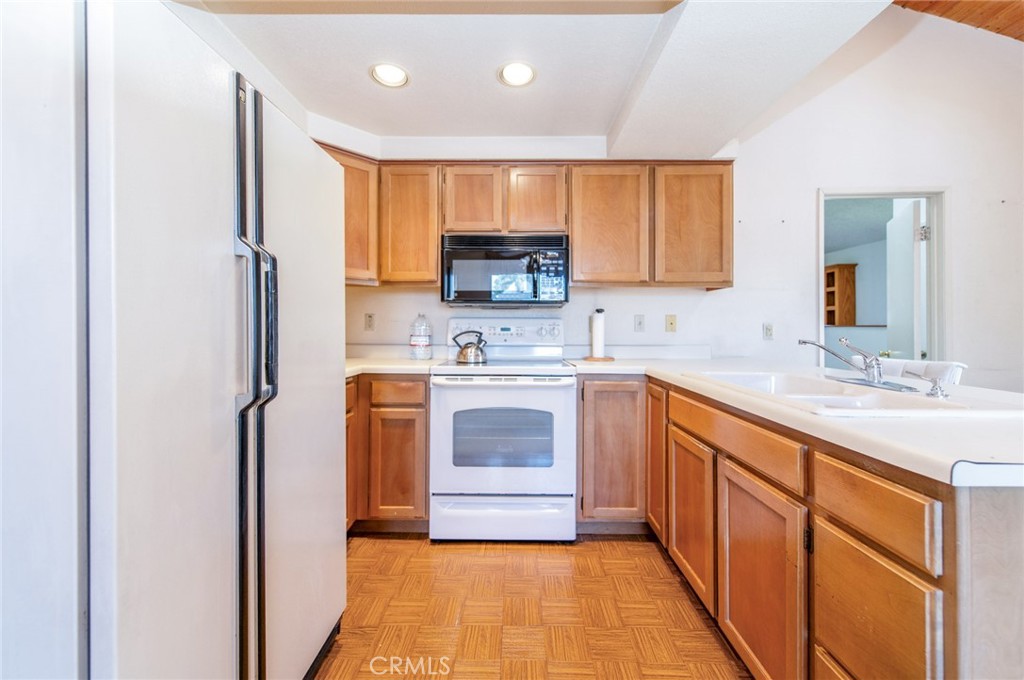 https://media.crmls.org/medias/1cc2ba97-2d02-4dfc-a750-9f7be8091cf3.jpg?preset=X-Large