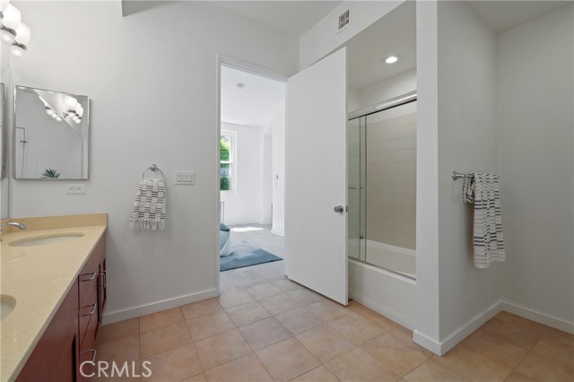 Detail Gallery Image 14 of 25 For 13020 Pacific Promenade #103,  Playa Vista,  CA 90094 - 2 Beds | 2 Baths