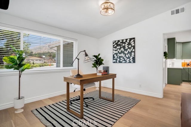 1440 Riviera Drive, Pasadena CA: https://media.crmls.org/medias/1cc35078-2f29-4a75-88b0-974f69d8e9ed.jpg