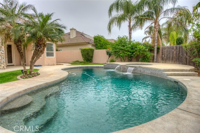 Detail Gallery Image 10 of 65 For 1507 Cromerton, Bakersfield,  CA 93311 - 5 Beds | 2/1 Baths