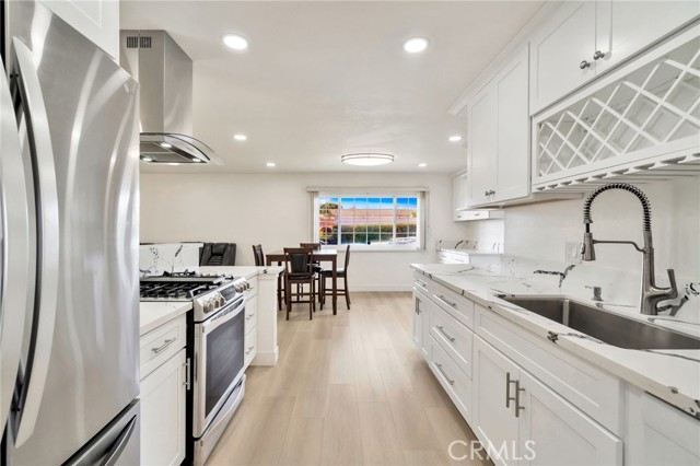 17121 Granada Lane, Huntington Beach CA: https://media.crmls.org/medias/1cc50781-9e75-45d5-a9a7-519c56ef5487.jpg