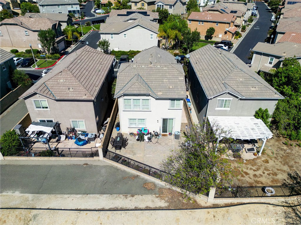 https://media.crmls.org/medias/1cc582d9-3616-4a76-81b0-d167847b53d4.jpg?preset=X-Large
