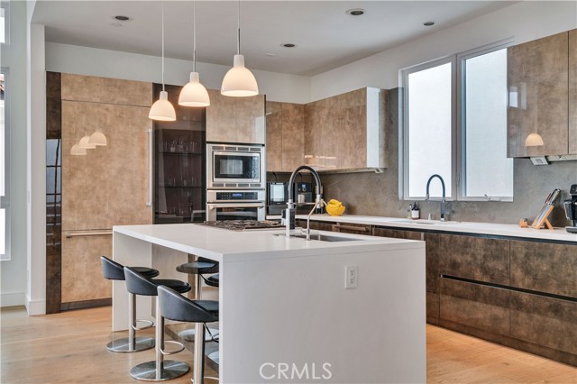 Detail Gallery Image 18 of 73 For 719 1st Pl, Hermosa Beach,  CA 90254 - 4 Beds | 4 Baths