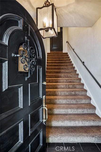 580 S Sweetzer Ave, Los Angeles CA: https://media.crmls.org/medias/1cc6b150-2953-4c8f-a668-b91868e8993c.jpg