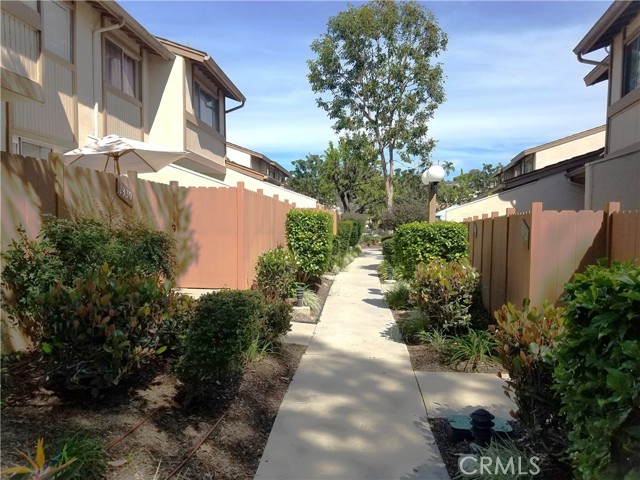 Detail Gallery Image 2 of 22 For 2334 Conejo Ln #43,  Fullerton,  CA 92833 - 2 Beds | 1/1 Baths