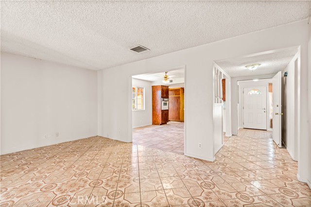 Detail Gallery Image 12 of 39 For 43236 20th St, Lancaster,  CA 93534 - 4 Beds | 2 Baths
