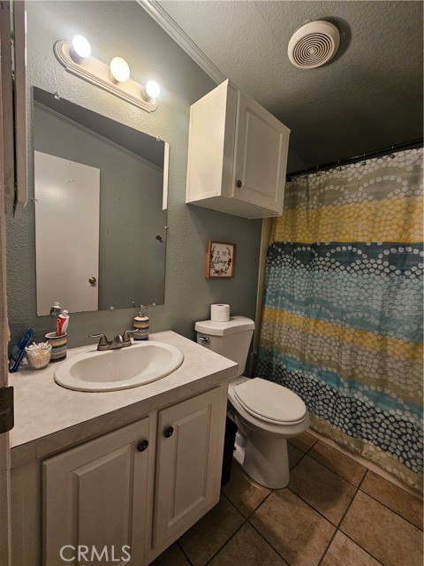 Detail Gallery Image 23 of 24 For 16600 Downey Ave #27,  Paramount,  CA 90723 - 4 Beds | 2 Baths
