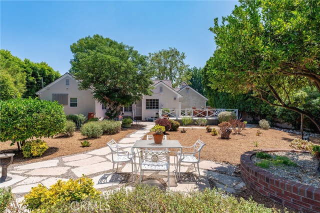 6217 Orion Avenue, Van Nuys CA: https://media.crmls.org/medias/1cc7705b-a4fd-428c-adc7-bbc3123975bd.jpg