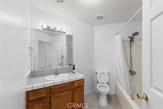 Detail Gallery Image 11 of 25 For 3817 Harris Rd, Bakersfield,  CA 93313 - 4 Beds | 2 Baths