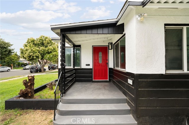 4239 Brewster Avenue, Lynwood CA: https://media.crmls.org/medias/1cc7cbde-6d4b-4f3b-8dd0-52ed6b6defe5.jpg