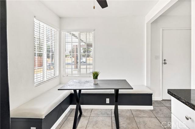 412 South Santa Fe Street, Hemet CA: https://media.crmls.org/medias/1cc7edc8-6807-4a12-b997-e7daac004e42.jpg
