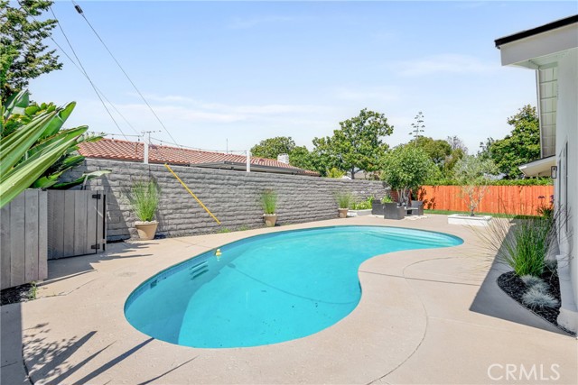 14681 Yorba Street, Tustin CA: https://media.crmls.org/medias/1cc7fccf-2952-49ef-9706-77ad9a4cdf2e.jpg