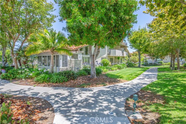 2164 Via Mariposa E, Laguna Woods CA: https://media.crmls.org/medias/1cc82063-07e8-4cd0-ade5-c316fc21c867.jpg