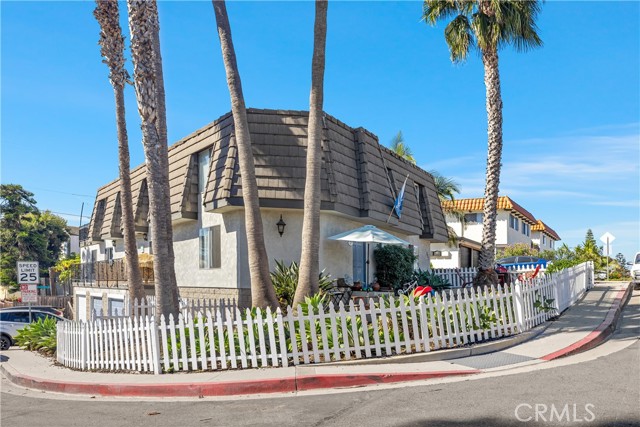 Detail Gallery Image 2 of 27 For 803 Calle Puente #C,  San Clemente,  CA 92672 - 1 Beds | 1 Baths