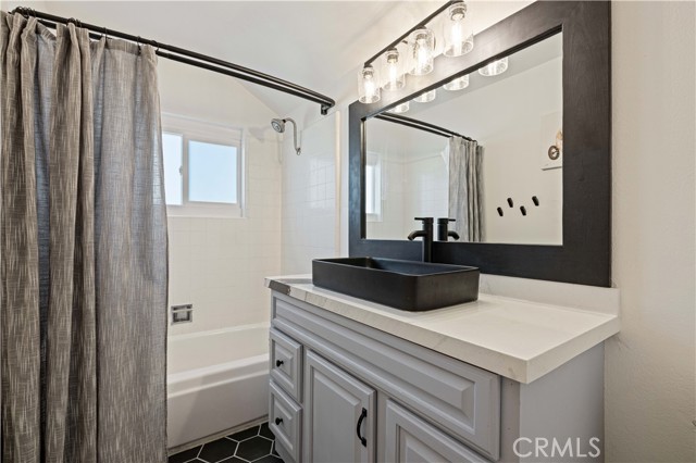 Detail Gallery Image 38 of 47 For 27933 Honeycomb Dr, Saugus,  CA 91350 - 4 Beds | 2/1 Baths