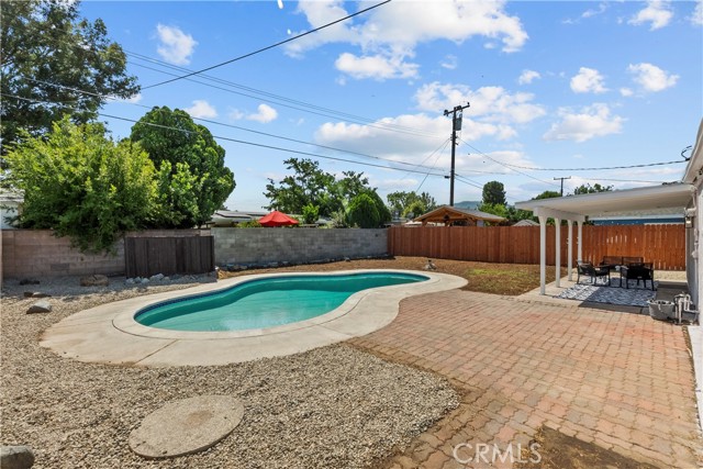 Detail Gallery Image 36 of 41 For 27410 Dewdrop Ave, Canyon Country,  CA 91351 - 3 Beds | 1/1 Baths
