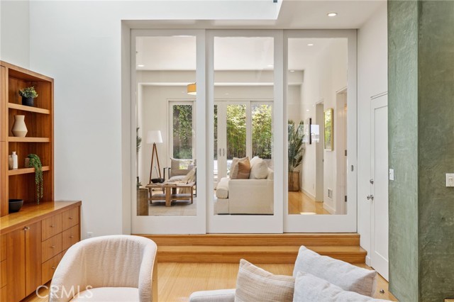 Image 3 of 25 For 2710 Pine Ave.