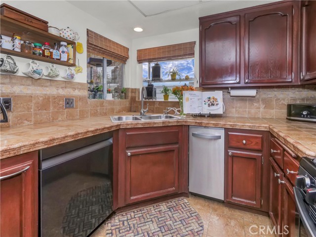 320 Catalina Avenue, Redondo Beach, California 90277, 2 Bedrooms Bedrooms, ,3 BathroomsBathrooms,Residential,Sold,Catalina,PV22020552