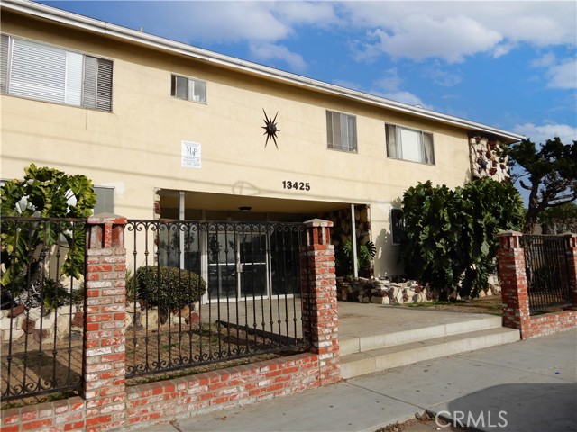 13425 Mulberry Dr, Whittier, CA 90605