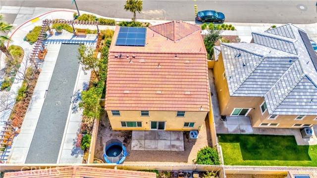 9795 Ardisia Street, Riverside CA: https://media.crmls.org/medias/1cca9ee3-cf51-4f7c-93bd-f1f00b68c569.jpg