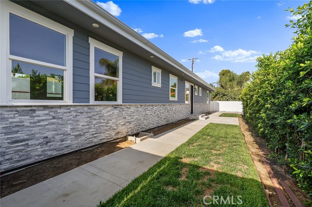 Detail Gallery Image 3 of 24 For 17175 Rayen St, Northridge,  CA 91325 - 2 Beds | 3 Baths