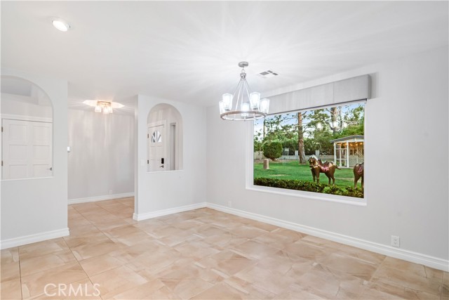Detail Gallery Image 21 of 74 For 2755 W Avenue, Palmdale,  CA 93551 - 5 Beds | 3/1 Baths