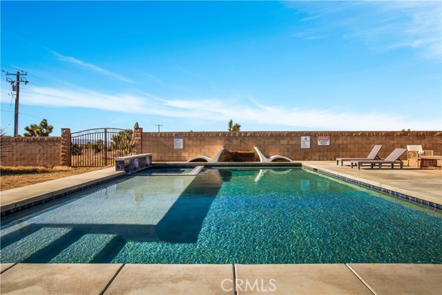 Detail Gallery Image 3 of 75 For 9020 Fortuna Ave, Yucca Valley,  CA 92284 - 5 Beds | 5 Baths