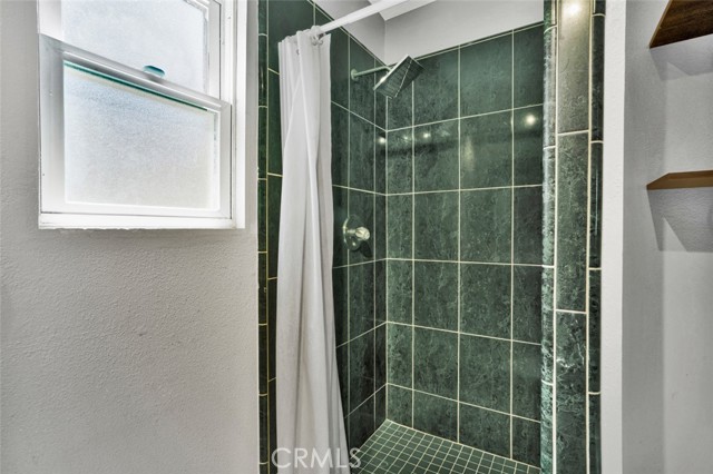 2378 Thisa Way, Hemet CA: https://media.crmls.org/medias/1ccc728d-e88f-47a7-984a-8f0aa3c640b6.jpg