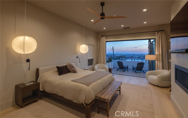 Detail Gallery Image 27 of 57 For 2212 Cliff Dr, Newport Beach,  CA 92663 - 5 Beds | 5/1 Baths