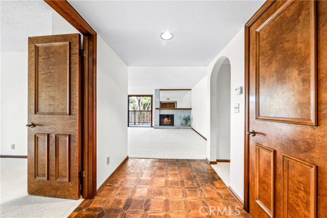 6222 Riviera Circle, Long Beach CA: https://media.crmls.org/medias/1cccb99a-30eb-42c0-83a2-4ab82b89a508.jpg