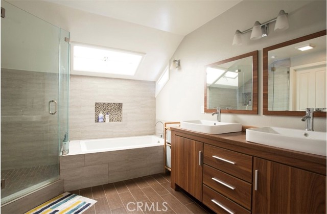 Detail Gallery Image 14 of 20 For 2123 Yacht Yankee, Newport Beach,  CA 92660 - 4 Beds | 3 Baths