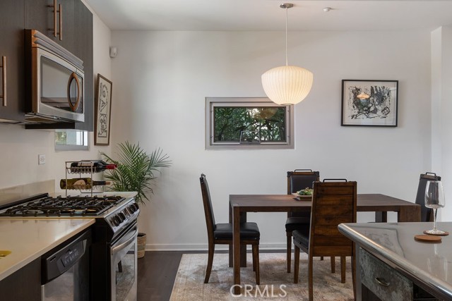 4111 W Sunset Boulevard, Los Angeles CA: https://media.crmls.org/medias/1ccd1419-88c1-4e21-b692-9b9dddcffde0.jpg