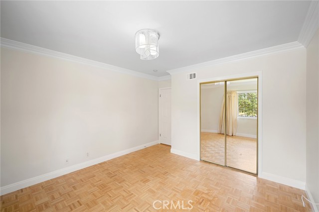 Detail Gallery Image 14 of 32 For 3805 Los Olivos Ln, Glendale,  CA 91214 - 5 Beds | 2 Baths