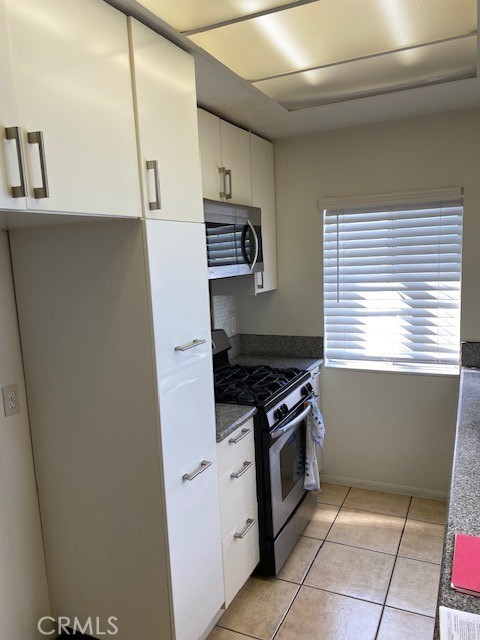 26115 Frampton Unit: B