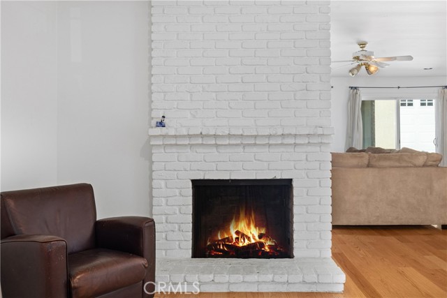 Detail Gallery Image 12 of 39 For 17419 Leadwell, Lake Balboa,  CA 91406 - 4 Beds | 2 Baths