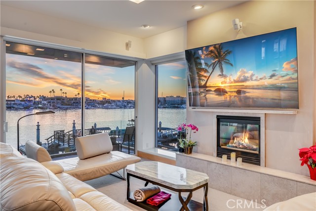 Detail Gallery Image 11 of 50 For 512 S Bay Front, Newport Beach,  CA 92662 - 3 Beds | 2/1 Baths