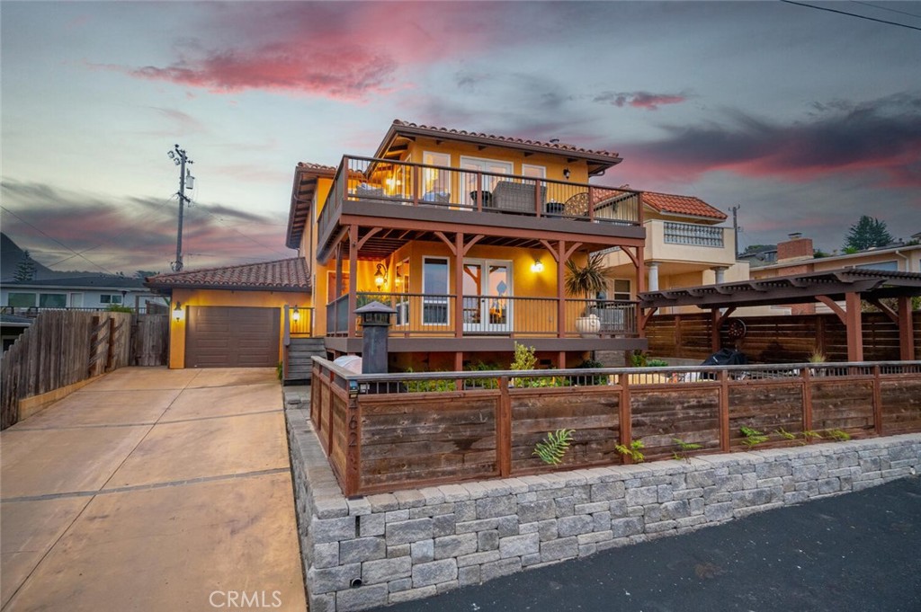 462 Arcadia Morro Bay, California 462 Arcadia