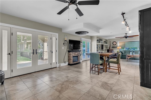 959 Rodeo, Fullerton CA: https://media.crmls.org/medias/1ccfc803-efa7-4e96-a855-5e183778642b.jpg