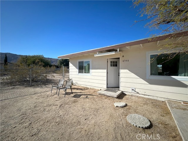 Detail Gallery Image 2 of 7 For 6546 Rose Ellen Ave, Twentynine Palms,  CA 92277 - 2 Beds | 1 Baths