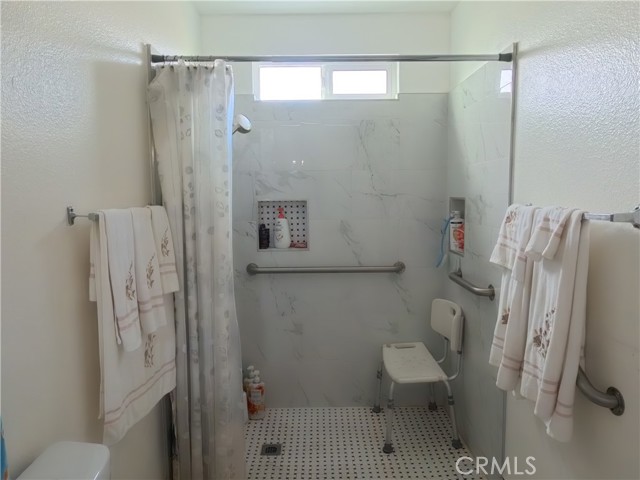 Detail Gallery Image 7 of 17 For 341 Acacia, La Habra,  CA 90631 - 2 Beds | 2 Baths