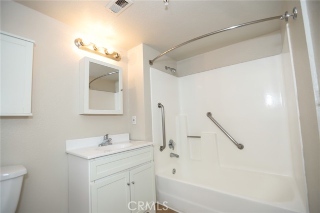 Detail Gallery Image 9 of 21 For 1801 Aviation Way #314,  Redondo Beach,  CA 90278 - 1 Beds | 1 Baths