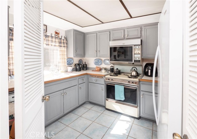 Detail Gallery Image 14 of 47 For 1925 E Huntington Dr #E,  Duarte,  CA 91010 - 3 Beds | 2/1 Baths