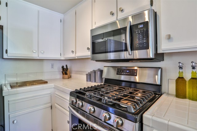 8025 E Sandstone Drive, Anaheim Hills CA: https://media.crmls.org/medias/1cd0b4d1-8b3b-4523-8d2f-3d712ae76a87.jpg