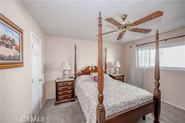 Detail Gallery Image 23 of 33 For 27812 Rosamond Dr, Canyon Country,  CA 91351 - 5 Beds | 2 Baths
