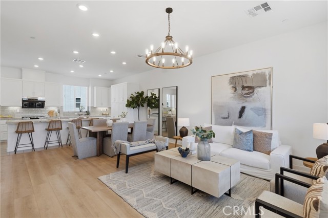 Detail Gallery Image 8 of 60 For 253 Sash, Irvine,  CA 92618 - 2 Beds | 2/1 Baths