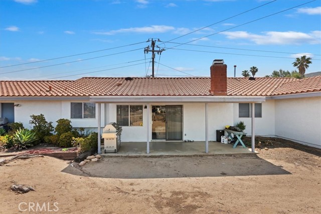 20061 Lounsberry Road, Perris CA: https://media.crmls.org/medias/1cd12920-4c0f-441e-a9cc-2e14bb50a237.jpg