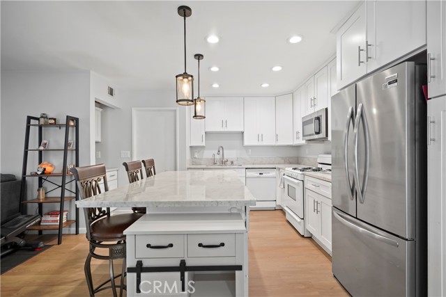 15218 Campus Park Drive, Moorpark CA: https://media.crmls.org/medias/1cd166c2-8db8-4c46-92b6-df2918553d05.jpg